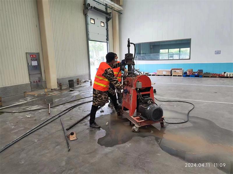 连山厂房地面下沉塌陷注浆加固施工